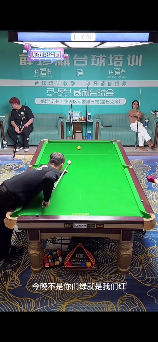 人员对视笑 人员对视笑