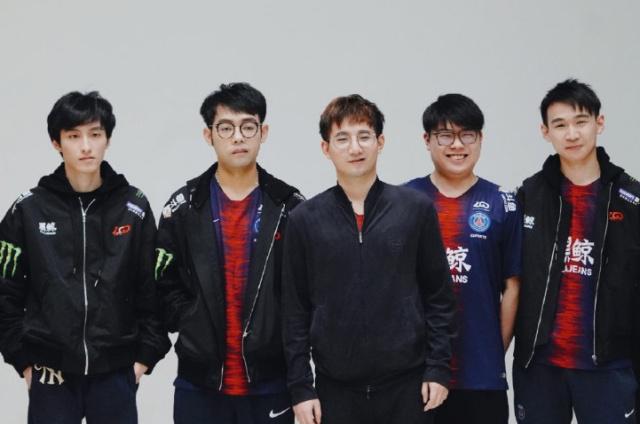 马丁内斯和 马丁内斯和