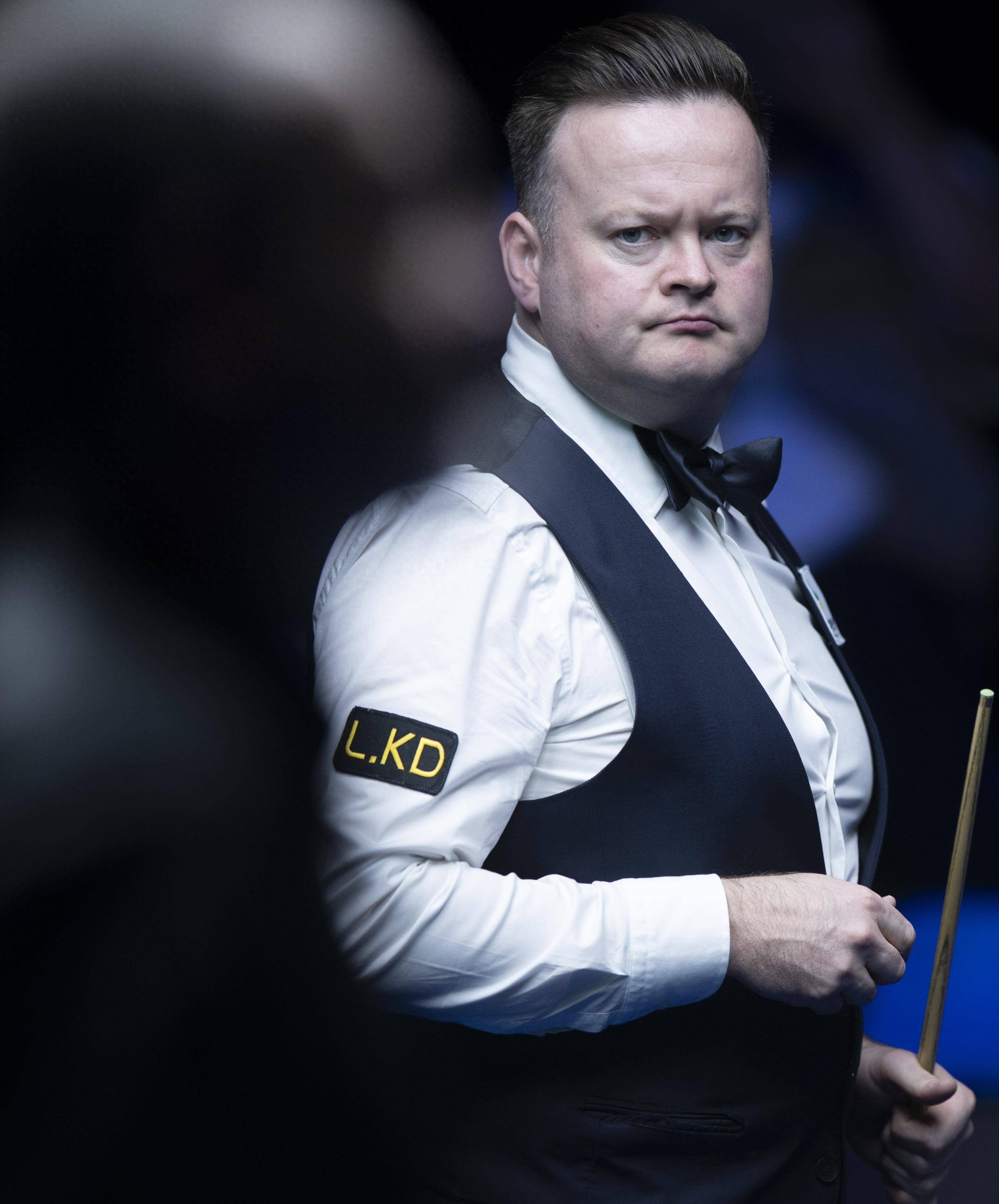 反而凸顯了 反而凸顯了